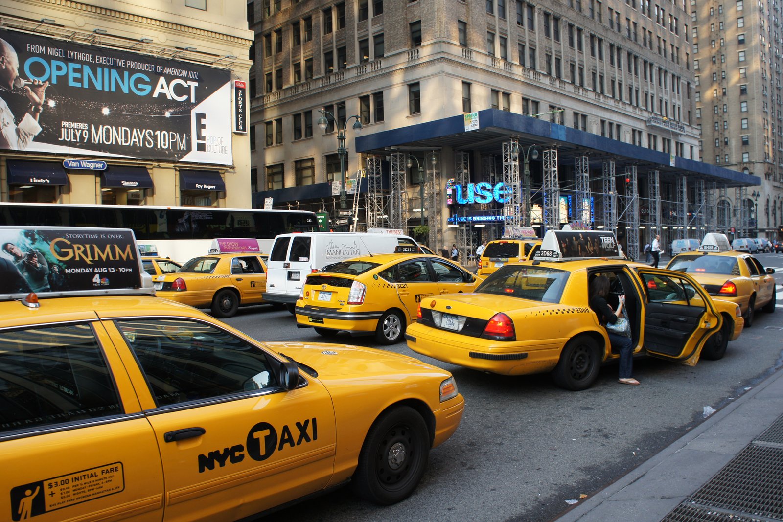 nyc-cab-drivers-don-t-need-english-new-york-rush-culture-food